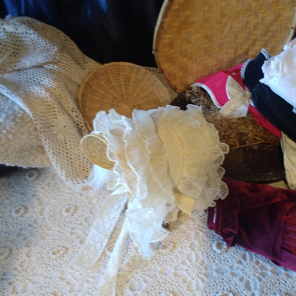 Elegant White Lace Bonnet for Kids